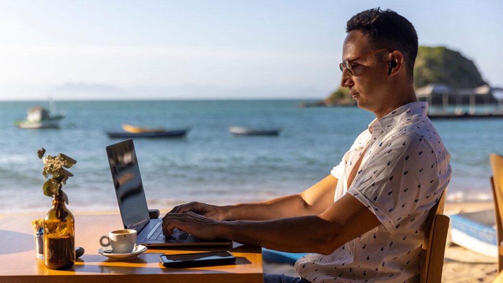 Digital Nomads and Global Employment Compliance