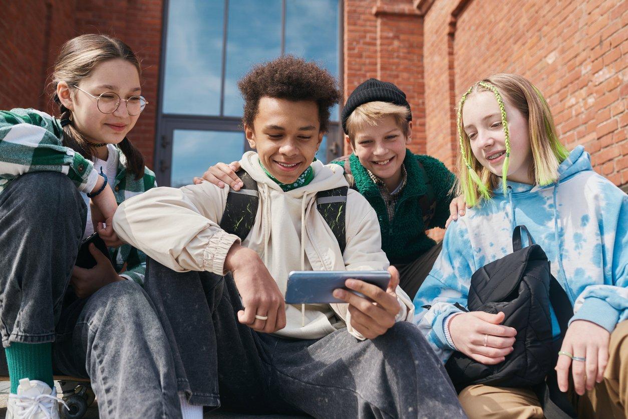 Adapting Curriculum to Foster Creativity and Critical Thinking