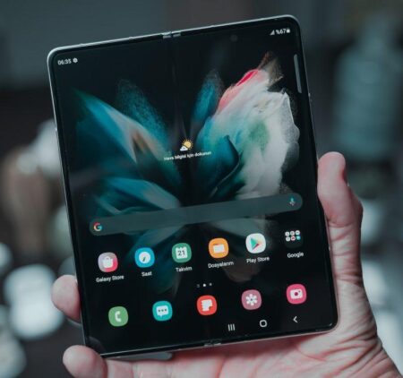 How Foldable Phones Are Affecting App Design