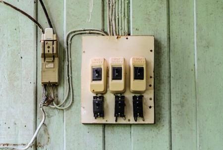 Choosing the Right Professional for Electrical Inspections and Repairs