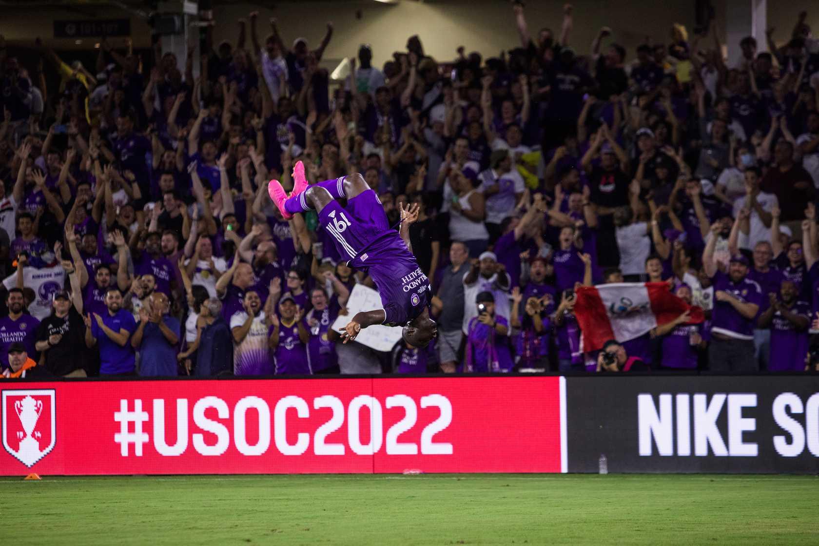 How Smartphones Transformed Sports Photography Forever
