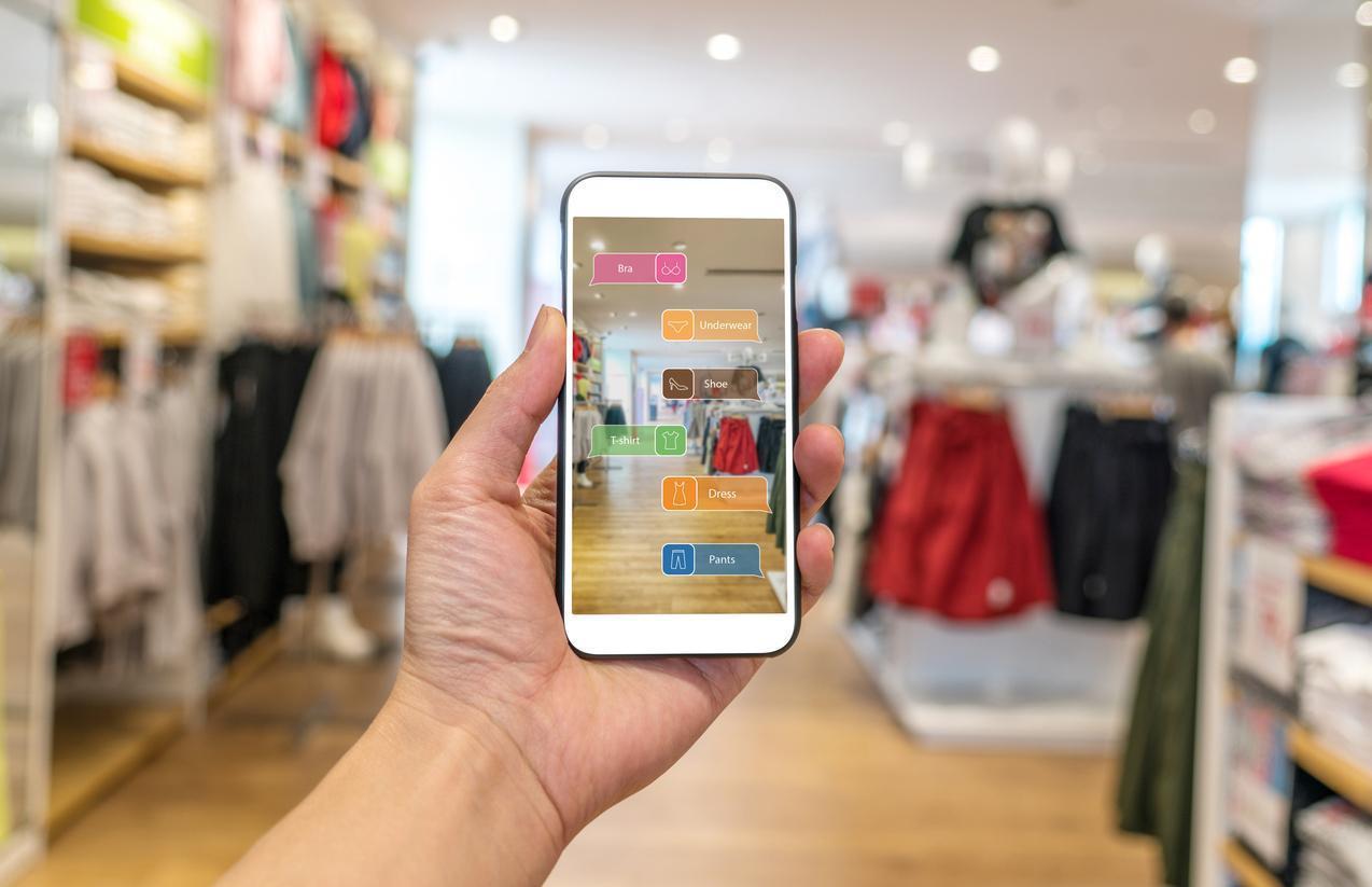 Best Practices for Retailers Implementing AR and VR Technologies Successfully